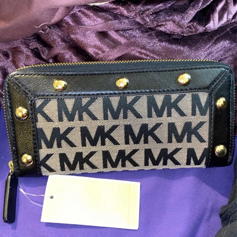 Black Michael Kors Wallet